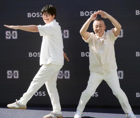 　「祝」のポーズを披露するＴＩＭのレッド吉田（左）とゴルゴ松本