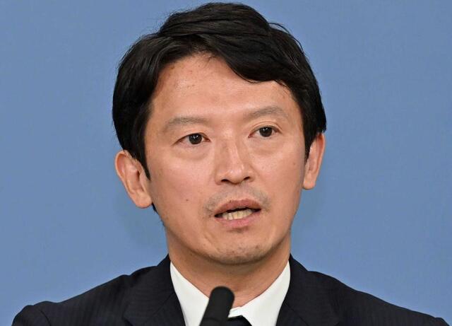 相生市長→叩いたのは「机」じゃない