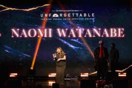 　「Ｕｎｆｏｒｇｅｔｔａｂｌｅ　Ｇａｌａ」でグローバルグラウンドブレーカー賞を受賞し、英語でスピーチする渡辺直美