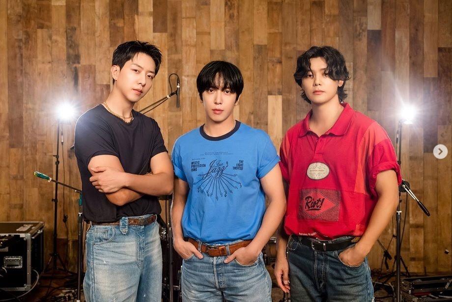 　ＣＮＢＬＵＥ公式インスタグラム＠ｃｎｂｌｕｅ．ｏｆｆｉｃｉａｌより（左から）イ・ジョンシン、ジョン・ヨンファ、カン・ミンヒョク