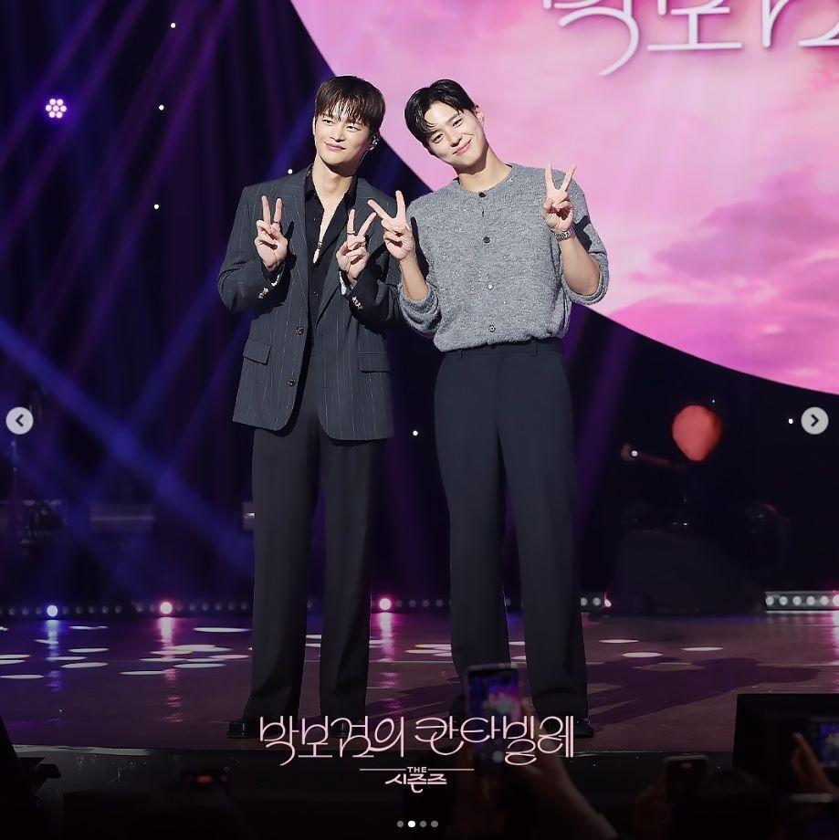 　「ＴＨＥ　ＳＥＡＳＯＮＳ-パク・ボゴムのカンタービレ」の公式インスタグラム＠ｔｈｅｓｅａｓｏｎｓ２０２３より　１０年ぶりの共演を果たしたソ・イングク（左）とパク・ボゴム