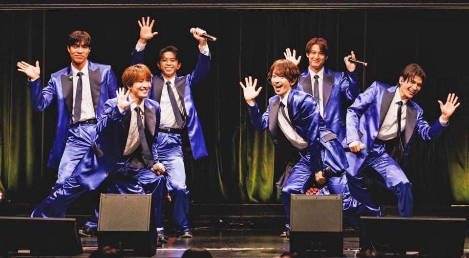 　躍動するＭＡＴＳＵＲＩの（左から）柳田優樹、松岡卓弥、橋爪健二、小野寺翼、渡辺真、鈴木渉