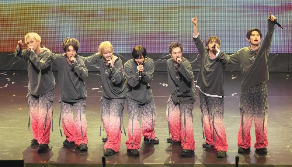 　パフォーマンスするＩＭＰ．（Ｃ）ＴＯＢＥ　Ｃｏ．，　Ｌｔｄ．