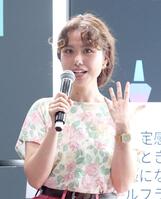 　トークで盛り上げるｐｅｃｏ（撮影・金田祐二）