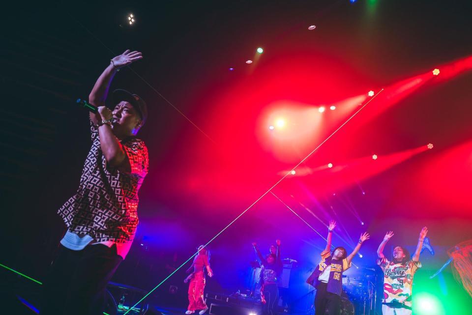 　パフォーマンスを行うベリーグッドマン