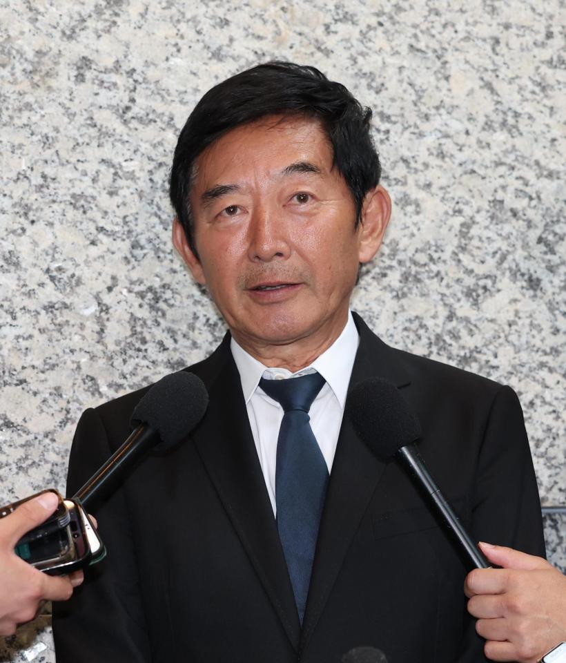 　思い出を語る石田純一（撮影・佐々木彰尚）