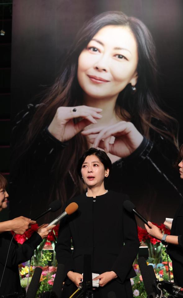 　中山美穂さんとの思い出を語る妹・忍（撮影・佐々木彰尚）