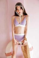 　「ＶｉＶｉ」の水着特集に登場した雑賀サクラ