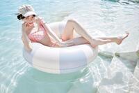 　「ＶｉＶｉ」の水着特集に登場した雑賀サクラ