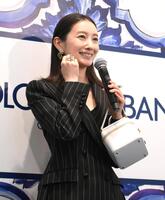 　「ドルチェ＆ガッバーナ　銀座　リニューアルオープンイベント」に登場した波瑠（撮影・堀内翔）