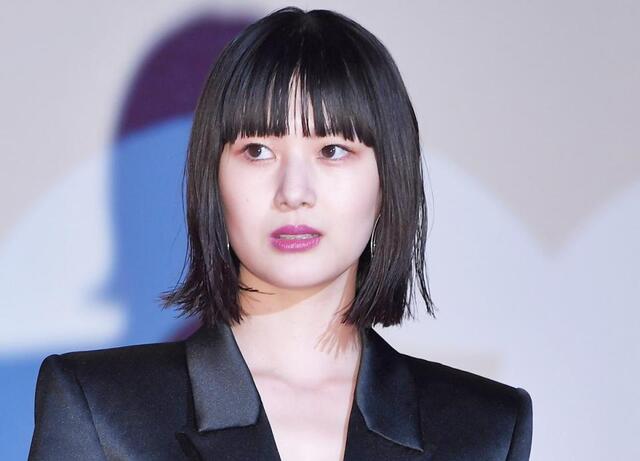 父名球会入りモデル腕組み花嫁姿美しい