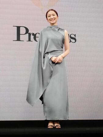 　「時の人」賞を受賞した鈴木京香