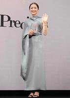 　「時の人」賞に選ばれた鈴木京香