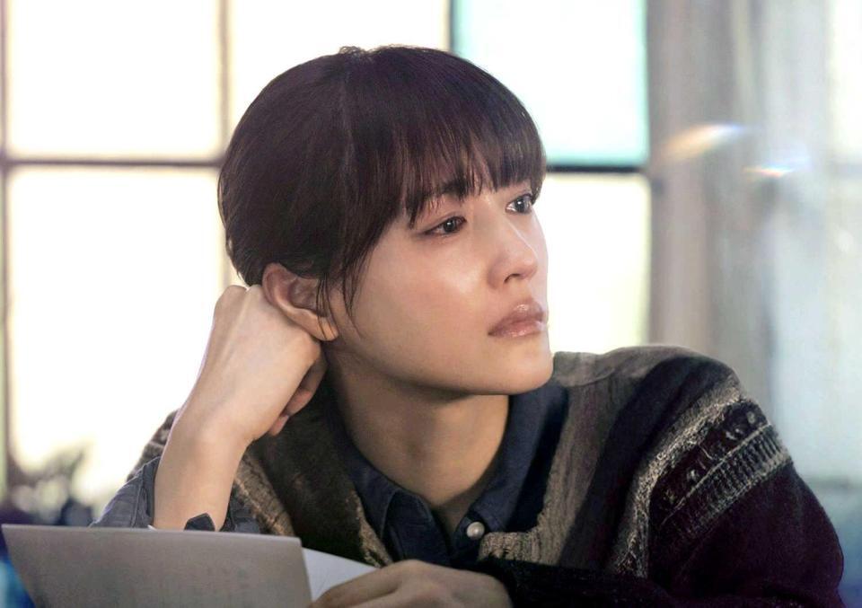 　主演の綾瀬はるか