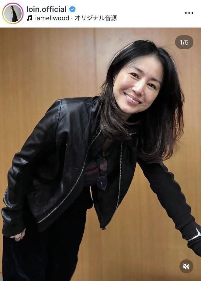 井川遥のインスタグラム＠ｌｏｉｎ．ｏｆｆｉｃｉａｌ（２５年１２月２４日付）より