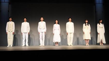 登壇した（左から）木村幸誠さん、深谷奏士郎さん、小林丞之介さん、廣岡はなのさん、福田健介さん、山崎杏さん、田淵結真さん（撮影・千葉大輝）