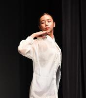 ダンスを披露する田淵結真さん（撮影・千葉大輝）