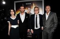 プレミアに出席したケビン・コスナー(右)=アメリカ・ロサンゼルス