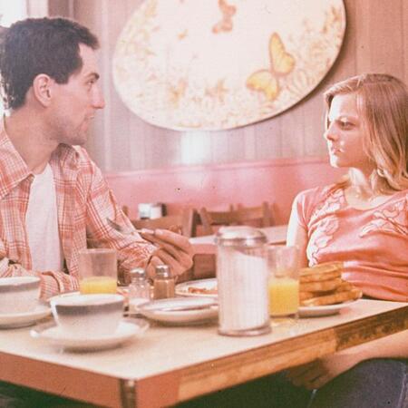 　映画「タクシードライバー」でのジョディ・フォスター（右）とロバート・デ・ニーロ