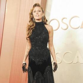 　マイリー・サイラス