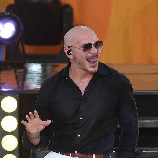 ヘッドライナーを務める公演で記録に挑むピットブル