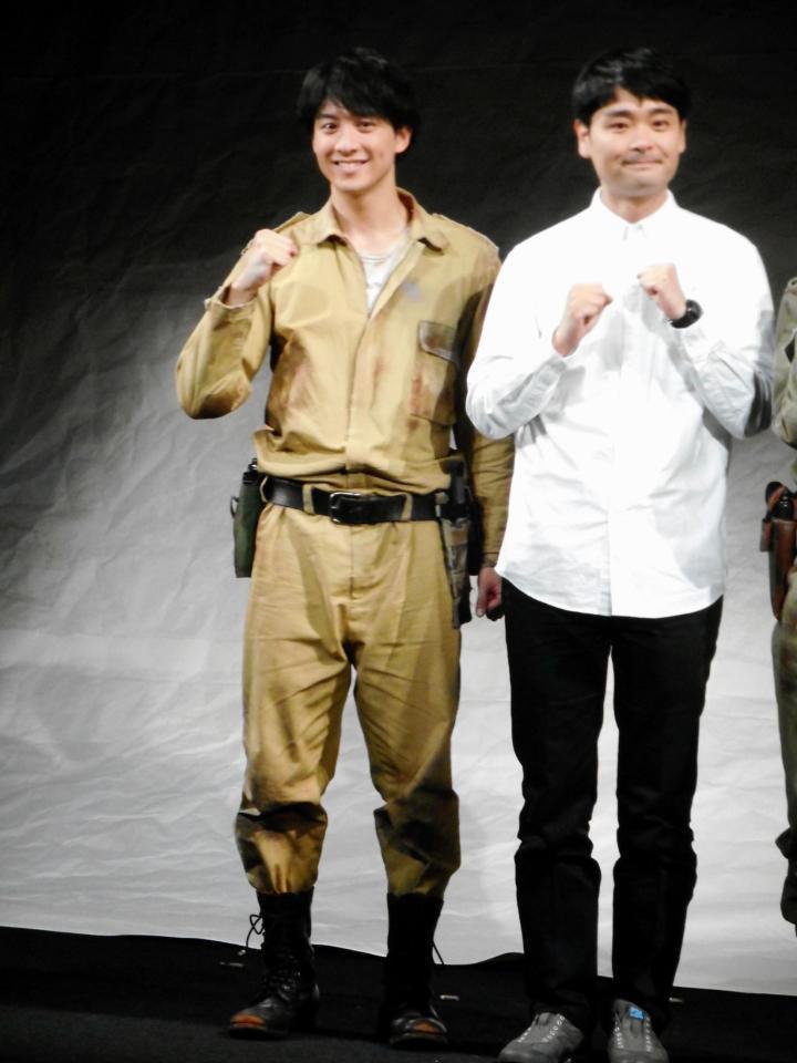 舞台「ボクの穴、彼の穴。」の公開稽古を行った渡部秀（左）と演出のノゾエ征爾氏＝東京・渋谷のＰＡＲＣＯ劇場