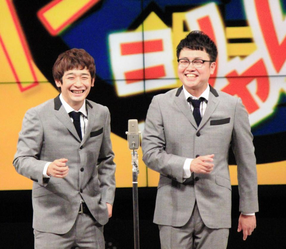 　１０周年ライブで結婚を発表した鰻和弘（左）と橋本直