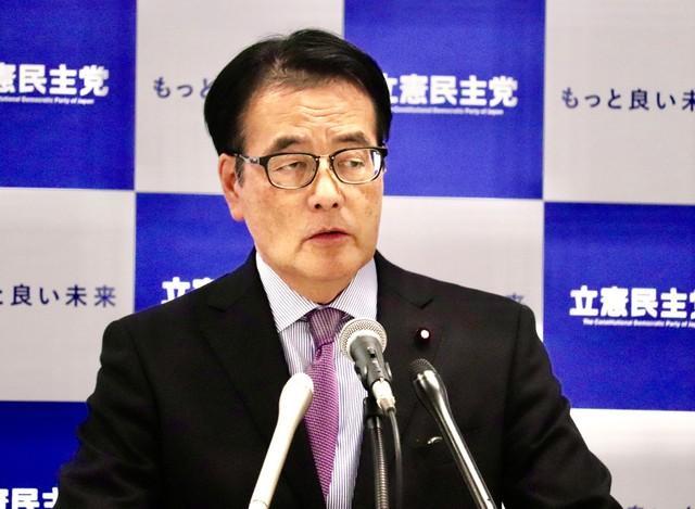 国会内で定例会見に臨んだ立憲民主党の岡田克也幹事長