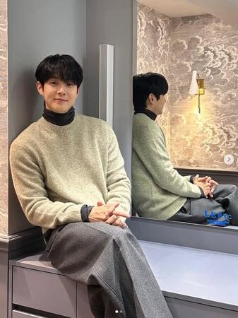 チェ・ウシクの公式インスタグラム@dntlrdlより