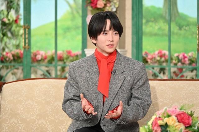「徹子の部屋」に出演する板垣李光人＝テレビ朝日提供