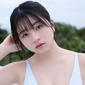 佐々木ほのか デジタル写真集「思い出になるまで」（ワニブックス）＝撮影・田畑竜三郎