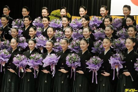 宝塚音楽学校103期生卒業式(2017年3月2日)