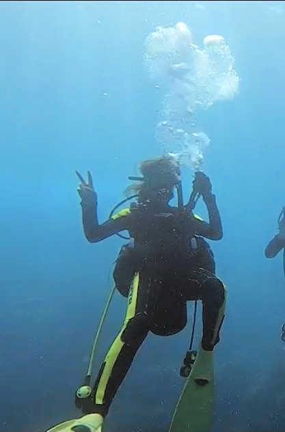 真っ青の海!写真がこれくらいしかなくて…、ごめんなさい(笑)