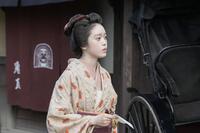 女中クビにおののくトキ（高石あかり）は、ヘブンの「ビア」を求めて…