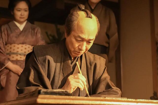 勘右衛門（小日向文世）は日本人になるヘブンのために名前を考えていた