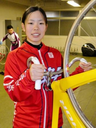 ２８日の岸和田競輪で初めて優勝した三輪梓乃