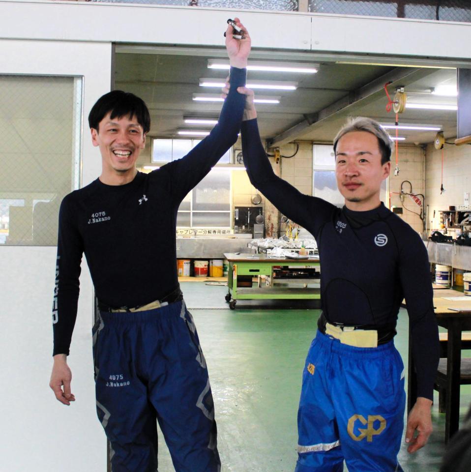 　優勝戦１号艇だった中野次郎（左）と４号艇の山口剛（右）