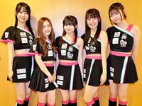 　岐阜競輪でパフォーマンスを行ったＧＧＧ（左から）ＲＩＯ、ＭＯＭＯ、ＭＩＲＥＩ、ＭＡＹＡ、ＳＨＩＯＮ