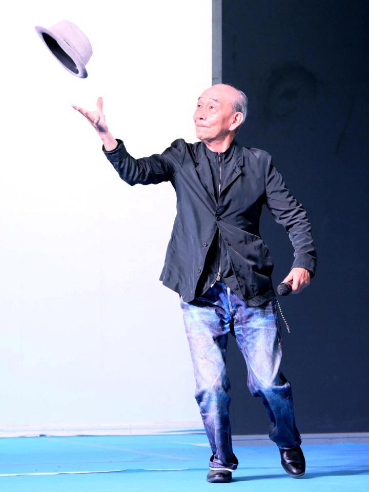 トークショーに登場する笹野高史＝桐生ボート（撮影・堀内翔）