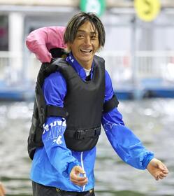 オールスターの中間発表でトップに立った峰竜太