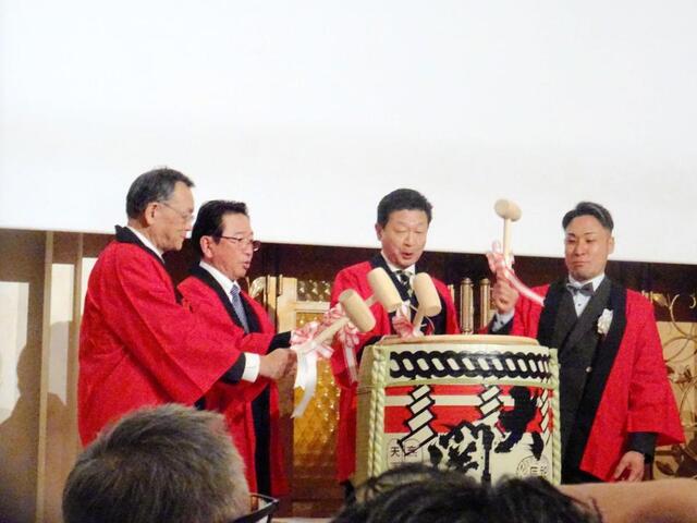 祝勝会で鏡抜きを行った郡司浩平