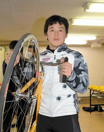 豪快に駆けて記念初優勝を狙う三谷竜生