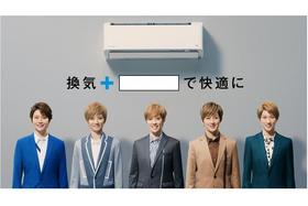 写真左から、風色日向、極美慎、風間柚乃、聖乃あすか、縣 千