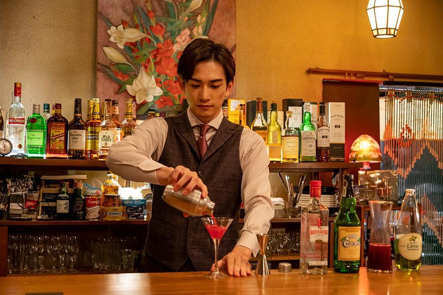 　町田啓太の連ドラ初主演作『西荻窪 三ツ星洋酒堂』（ＭＢＳ・２０２１年）