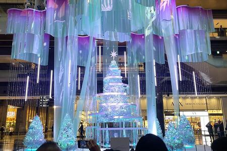 大阪・梅田の商業施設「グランフロント大阪」クリスマスツリーの様子（11月6日撮影／Lmaga.jp）