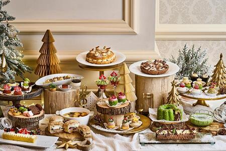 　梅田のクリスマスビュッフェには、駅直結＆アクセス抜群なホテルも（写真は「ザ・リッツ・カールトン大阪」）