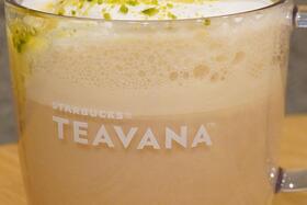 　「アールグレイ ハニーレモン ムースティー ラテ」のアイス（イートイン７２０円）（Ｌｍａｇａ.ｊｐ撮影）