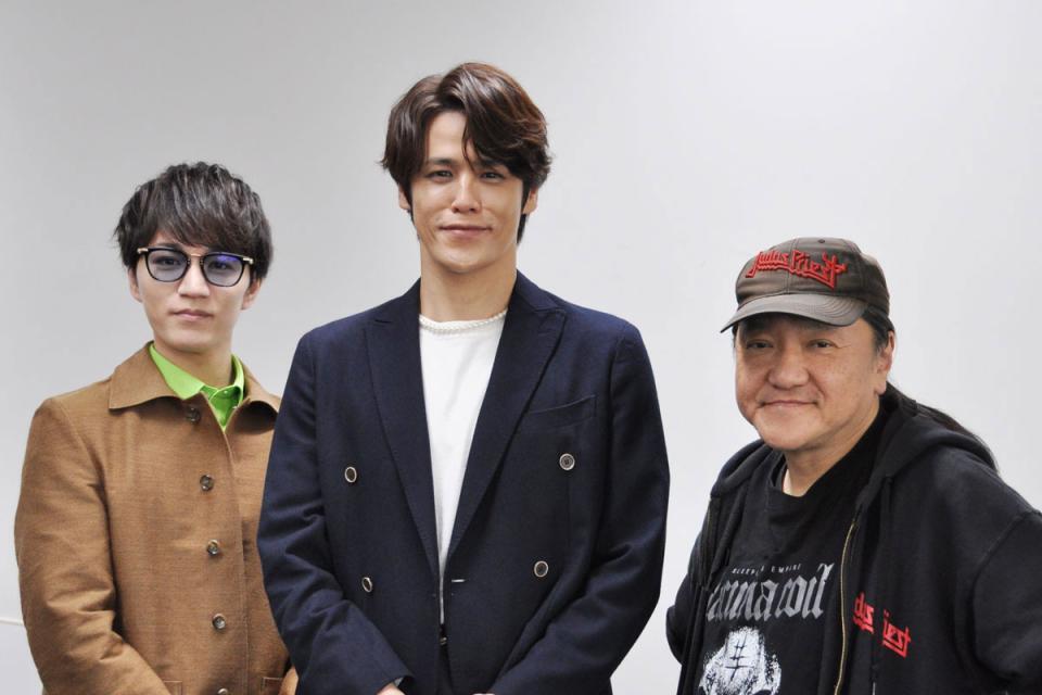 　大阪でおこなわれた『アケチコ！～蒸気の黒ダイヤ、あるいは狂気の島～』の会見にて。左から神山智洋、宮野真守、いのうえひでのり（４月３日・Ｌｍａｇａ.ｊｐ撮影）