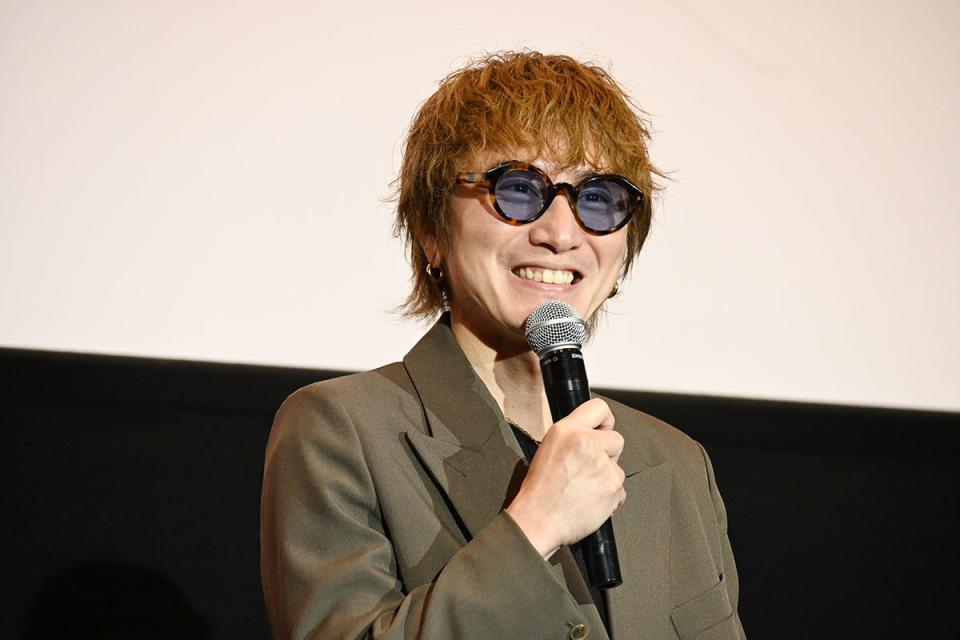 　映画『平行と垂直』のジャパンプレミアにて、「関西弁を聞くと幸せ」と笑顔になる安田章大（７月２日、ＴＯＨＯシネマズ鳳）
