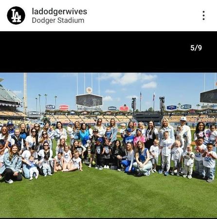 　ドジャース夫人会のインスタグラム＠ｌａｄｏｄｇｅｒｗｉｖｅｓより